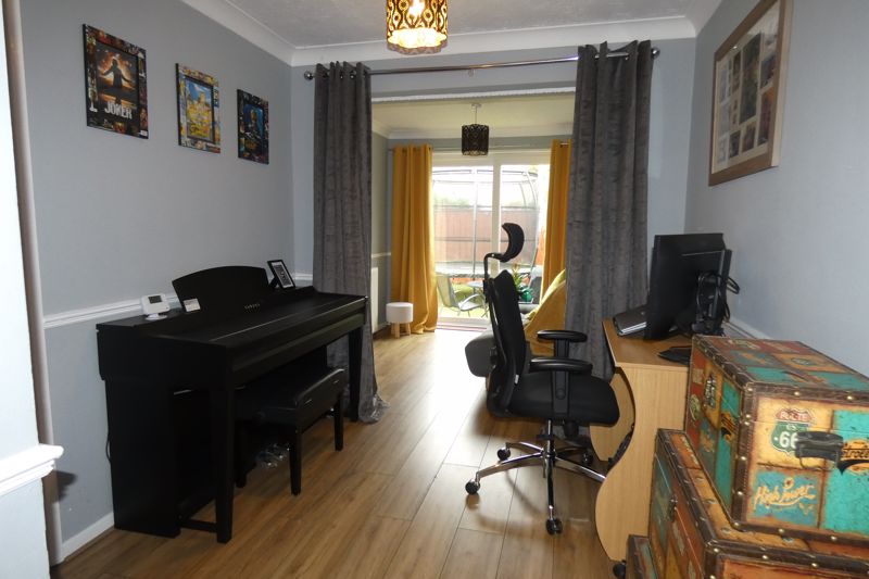 Dining Room/Garden Room- click for photo gallery